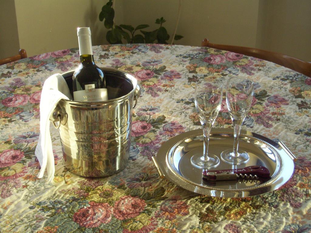 Bed And Breakfast La Palanzana Viterbo Room photo